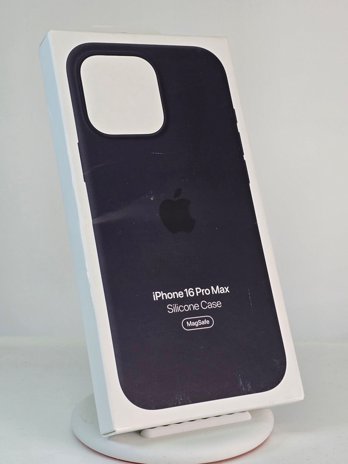 iPhone 16 Pro Max Silicone Case with MagSafe - Black