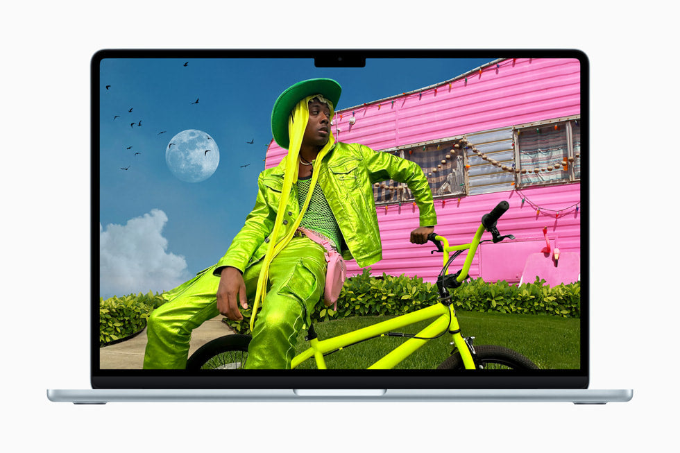 Apple MacBook Air M4 stunning Liquid Retina display