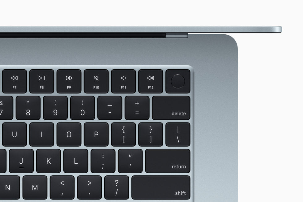 Apple MacBook Air M4 Magic Keyboard with Touch ID