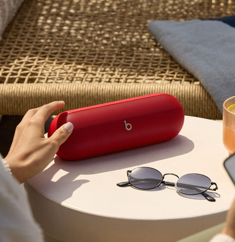 Apple Beats Pill, Statement Red
