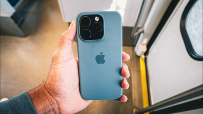 iPhone 15 Pro Silicone Case with MagSafe - Light Blue