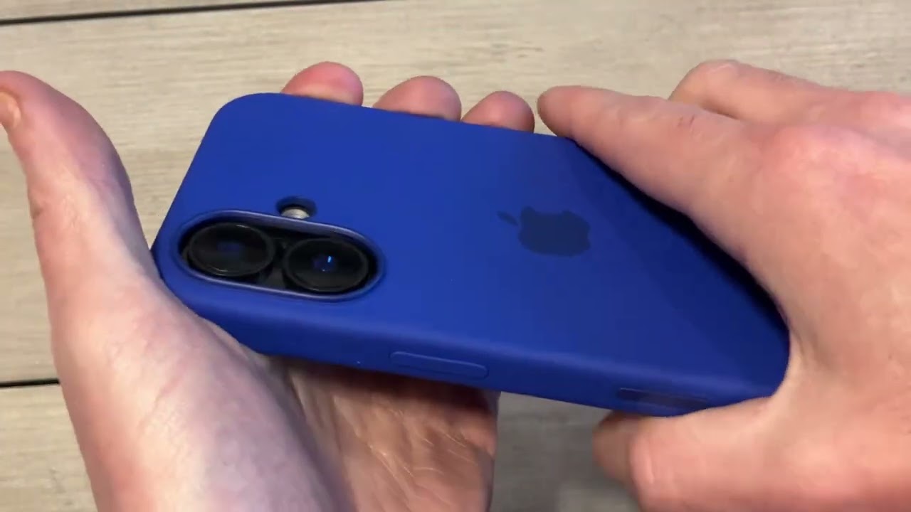 iPhone 16 Plus Silicone Case with MagSafe - Ultramarine