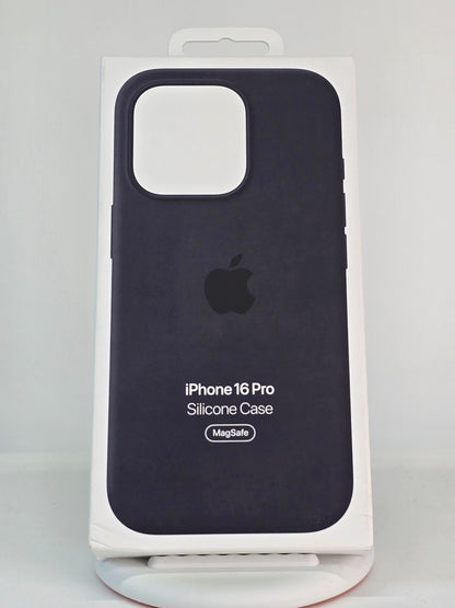iPhone 16 Pro Max Silicone Case with MagSafe - Black