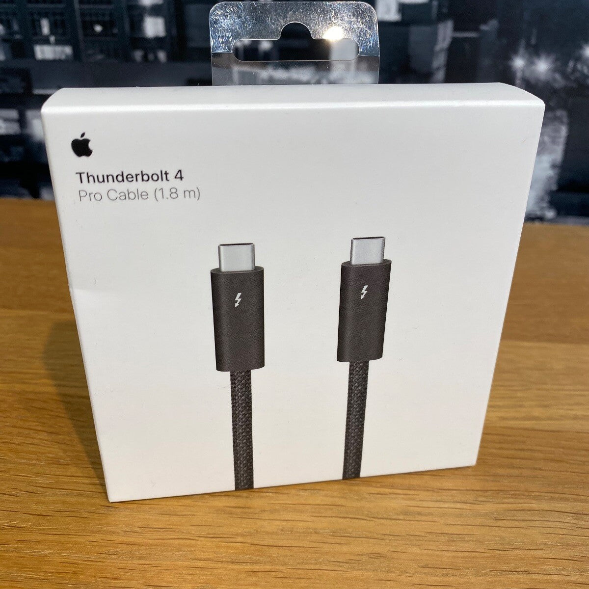Apple Thunderbolt 4 Pro Cable (1.8m)